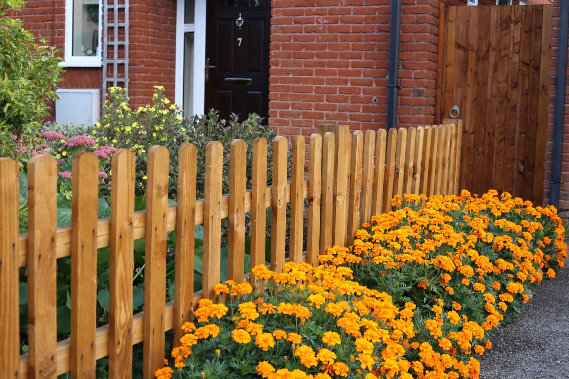 Garden fencing installers near Middlesex