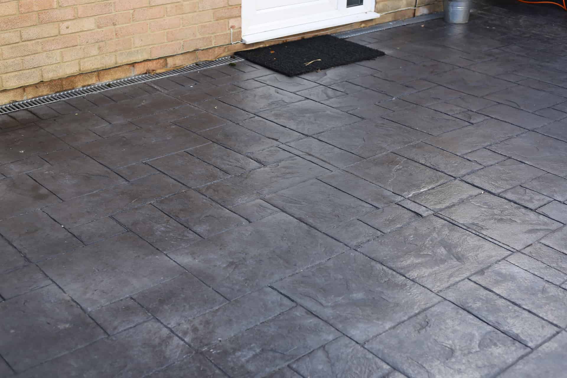 Concrete driveway Colnbrook